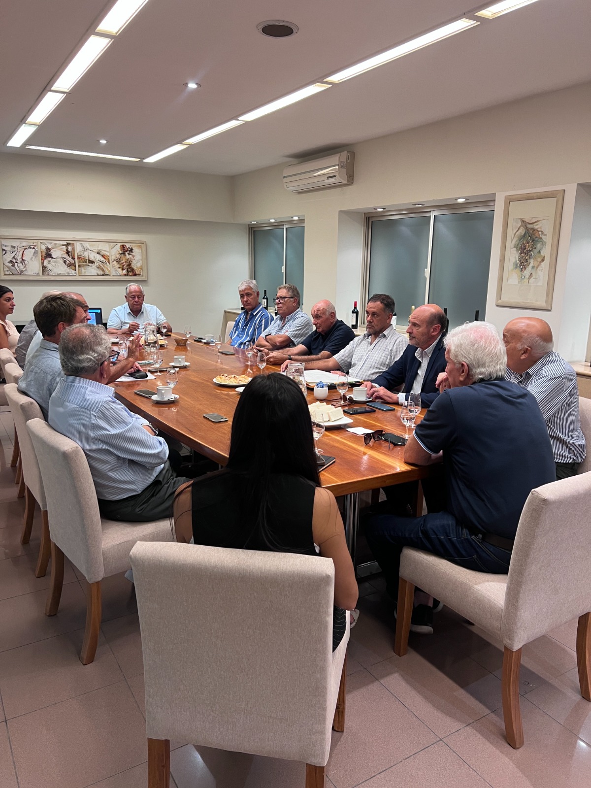 Se reunió la Comisión del Precio del Vino para defender la rentabilidad de la industria